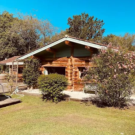 Zurezko Txaleta Chalet Rondins بيت للعطل Cauneille